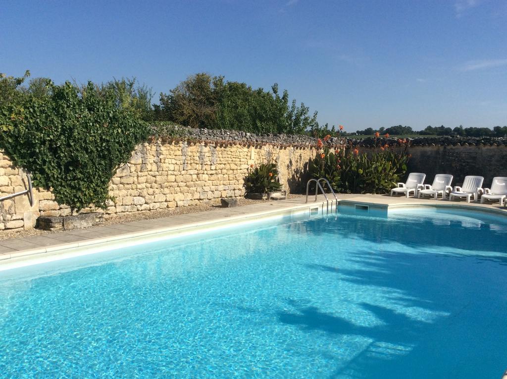 La Cour Des Cloches Bed and Breakfast Mainxe Εξωτερικό φωτογραφία